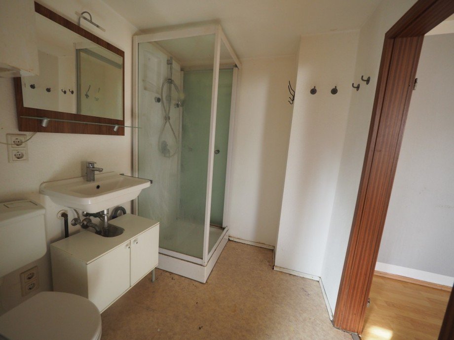 Bad (linkes Apartment) Renditeobjekt Ulm