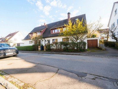 Hauptbild +Gelegenheit am Kuhberg+ Renovierungsbed�rftige Doppelhaush�lfte mit zwei Wohnungen und zwei Garagen