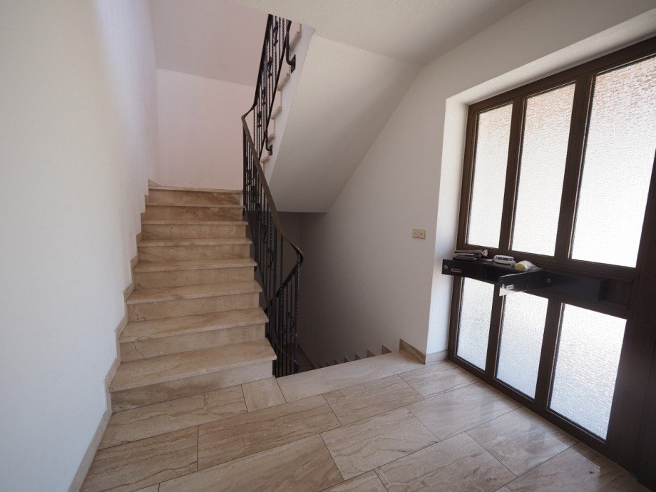 Treppenhaus Dachgeschosswohnung Finningen
