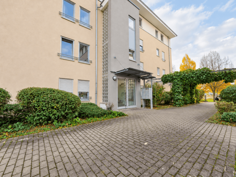 Au�enansicht Neu-Ulm Etagenwohnung Wohnen im Muthenh�lzle: Helle 3-Zimmer-Wohnung mit S�dloggia und zwei Tiefgaragenstellpl�tzen