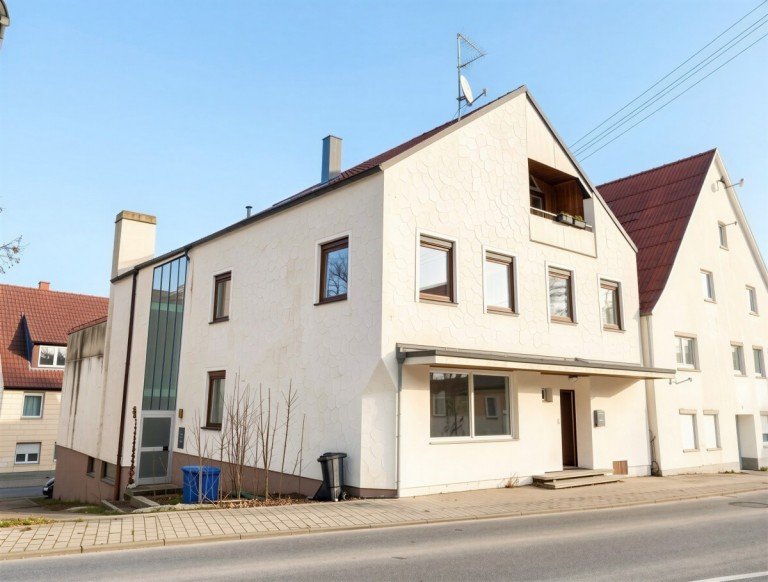 Au�enansicht Langenau Mehrfamilienhaus ++Langenau-Albeck++ Mehrfamilienhaus mit solider Basis und weiterem Wertsteigerungspotenzial