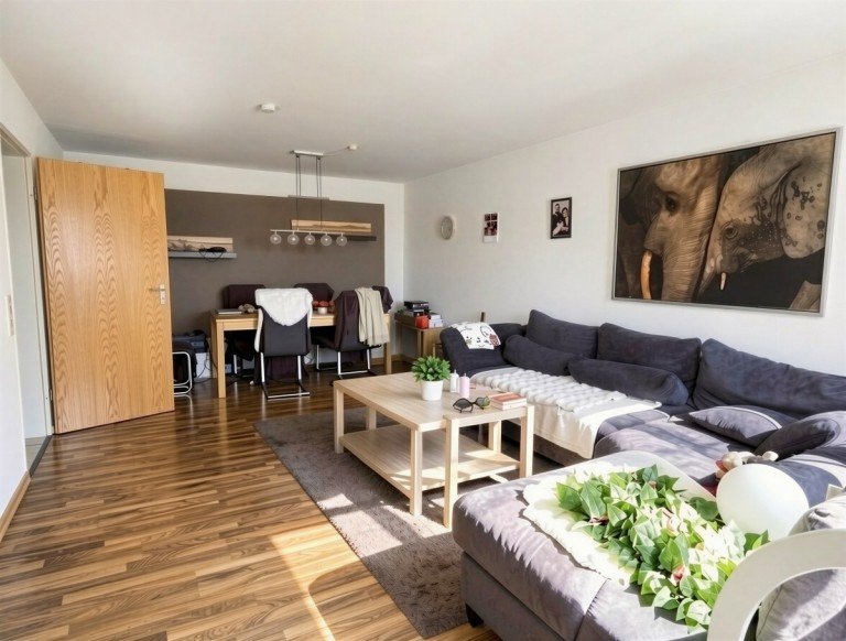 Wohn u. Esszimmer Bellenberg Etagenwohnung Helle 2-Zimmer-Wohnung in ruhiger Lage von Bellenberg mit Einbauk�che und 2 Stellpl�tzen