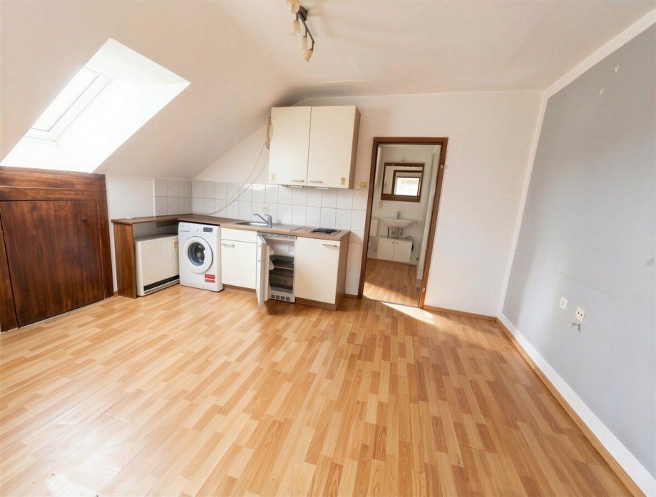 K�che u. Wohnzimmer (linkes Apartment) Renditeobjekt Ulm