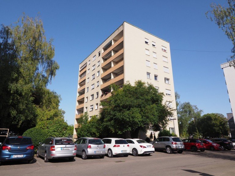 Au�enansicht Neu-Ulm Wohnung Wohnen im Herzen der Stadt - 3-Zimmer-Wohnung mit Balkon und Stellplatz
