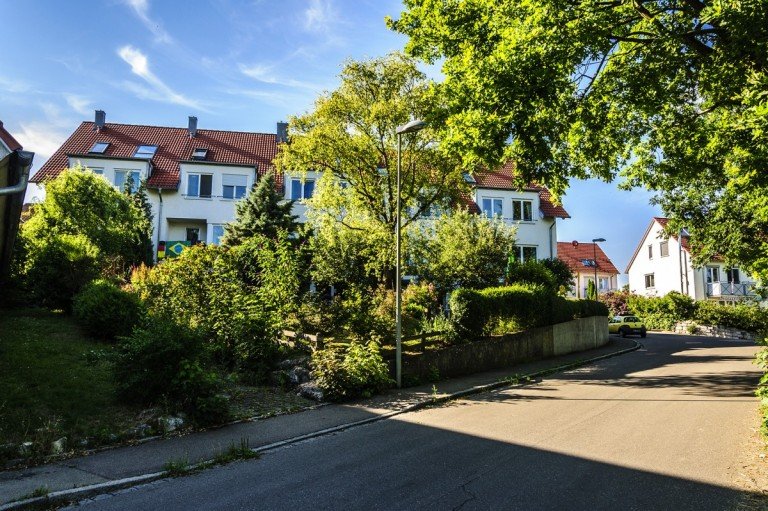 Stra�enansicht Ulm Reihenmittelhaus Sch�nes Reihenmittelhaus in ruhiger und naturnaher Lage am Waldrand von Ulm-B�fingen
