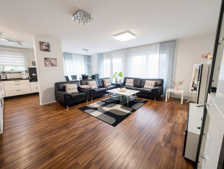 Wohnzimmer Blaubeuren Etagenwohnung Modernes Wohnen in Top Lage von Blaubeuren - hochwertig, barrierearm, in Aussichtslage