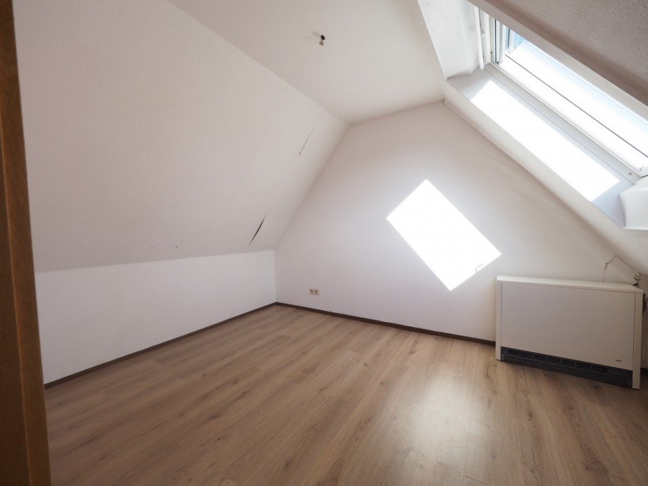 Zimmer 2 Dachgeschoss Doppelhaush�lfte Ulm