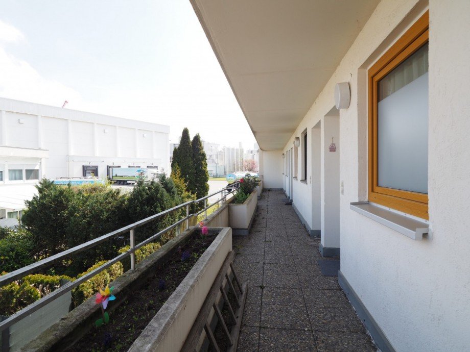 Laubengang / Wohnungseingang Renditeobjekt Neu-Ulm
