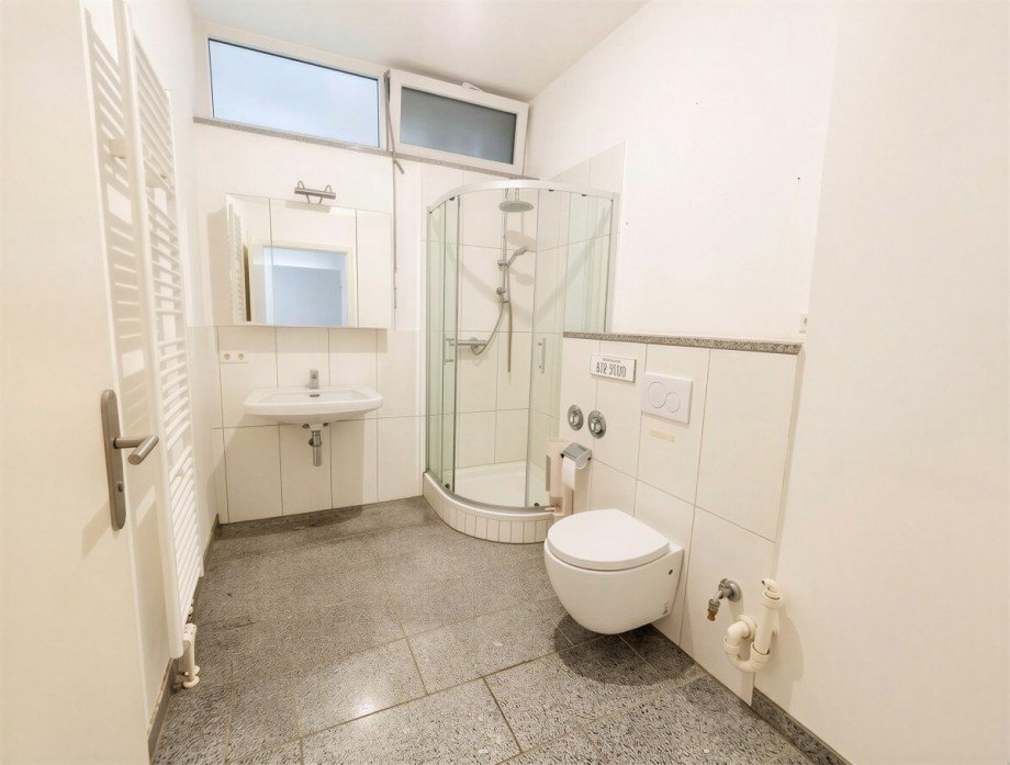 Badezimmer (1.OG) Mehrfamilienhaus Langenau