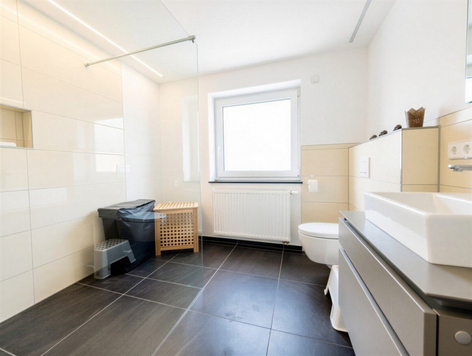 Badezimmer EG Doppelhaush�lfte Pfaffenhofen an der Roth